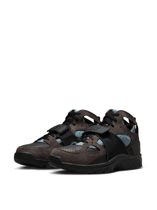 Nike Suede sneaker in brown