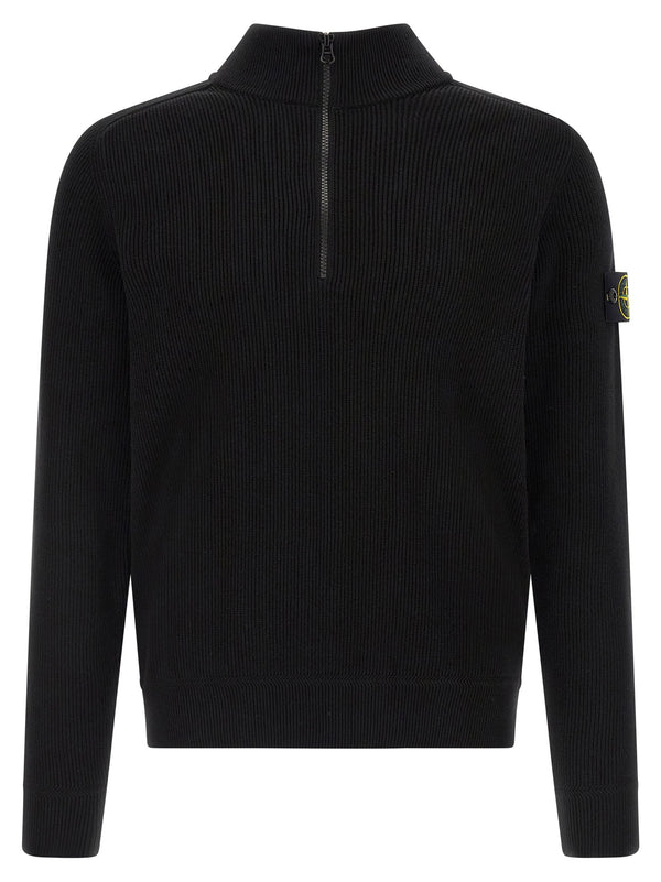 Stone Island فستان قطن كنزة محبوك بالأضلاع — أسود