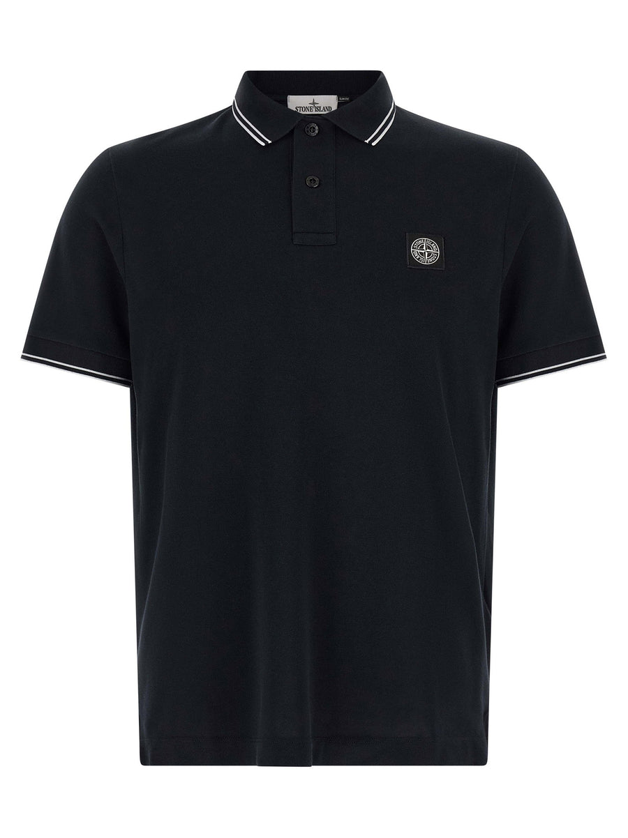 قميص بولو Stone Island شعار مطرز بتصميم قطن بيكيه قميص — أسود