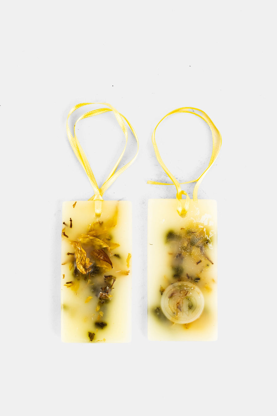 Santa Maria Novella Wax with dried botanicals wax tablets in ivory
