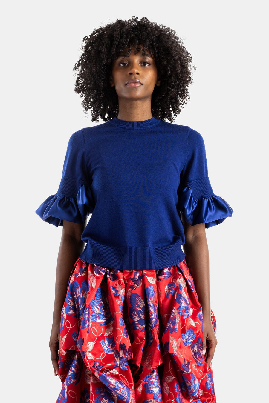 Noir Kei Ninomiya Fine knit with satin ruffles sweater in blue