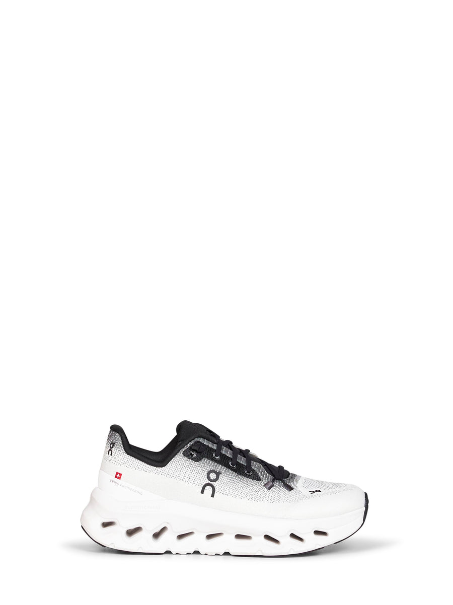 Sneakers Cloudtilt Black-Ivory Trainers