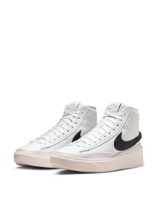 Nike Sneaker — White