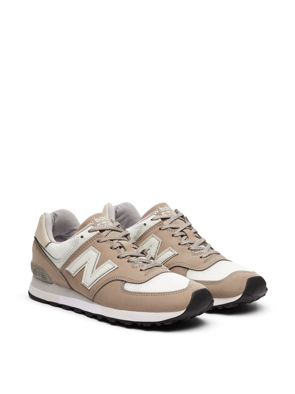 New Balance Sneaker — Beige