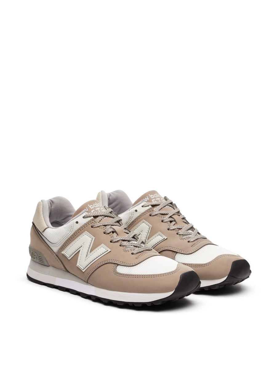 New Balance Sneaker — Beige