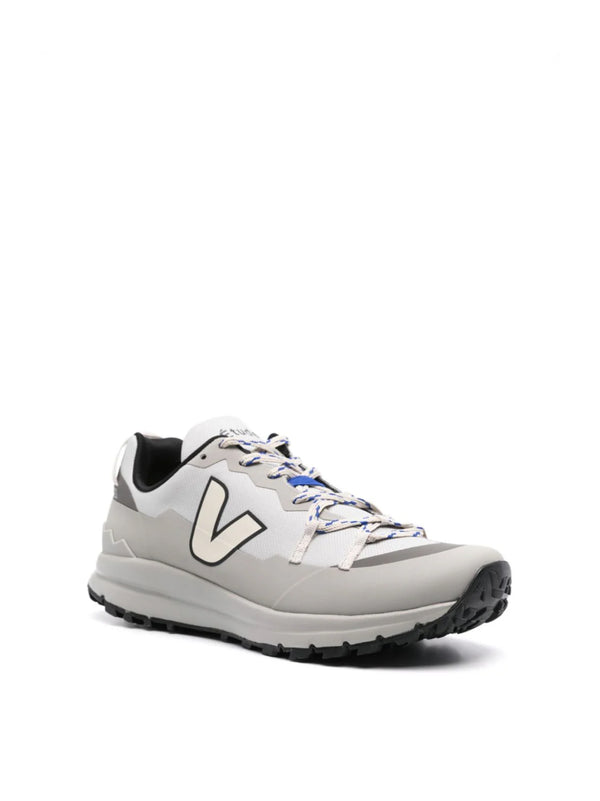 Veja Sneaker — Gray