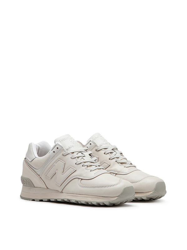 New Balance Sneakers — Gray