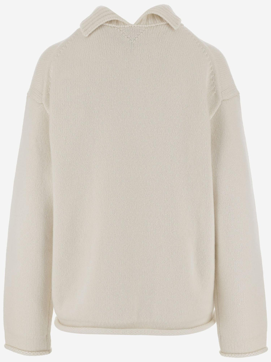 Cashmere Sweater Plaster