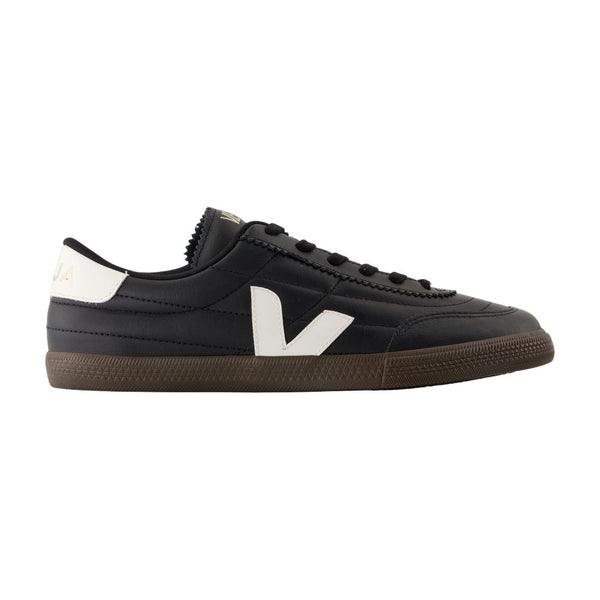 Veja Calfskin sneaker in black