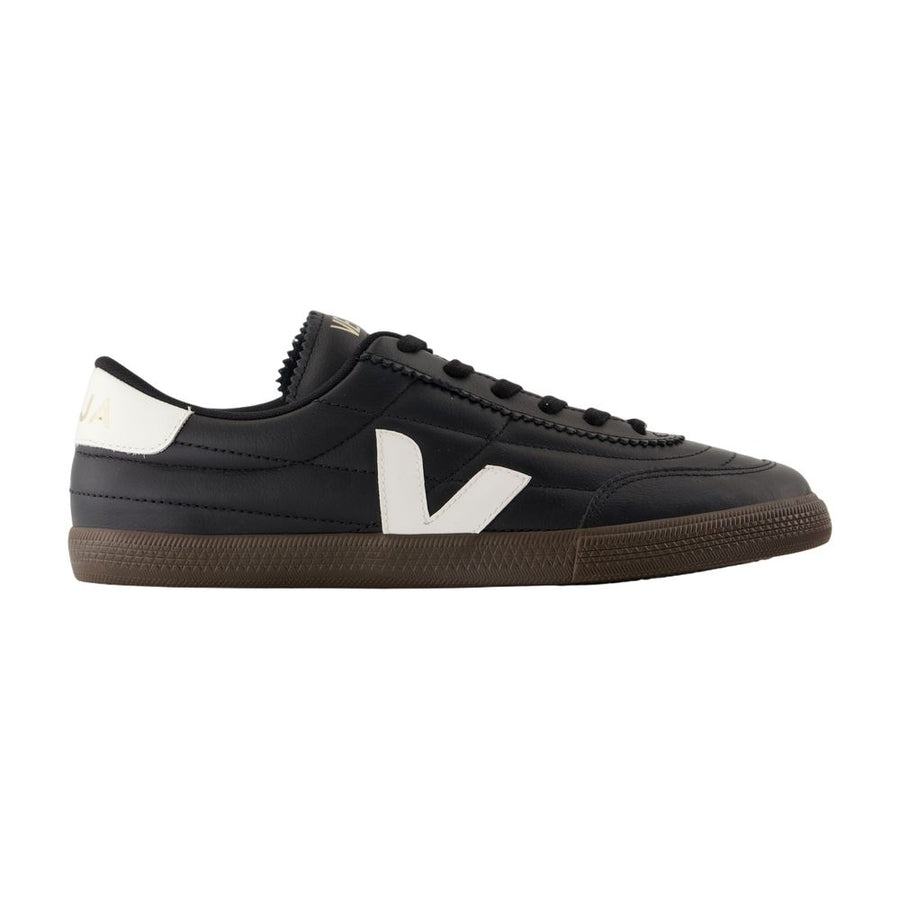 Veja Calfskin sneaker in black