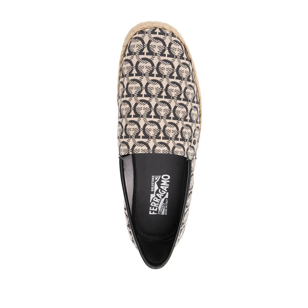 Ferragamo Leather loafer in beige
