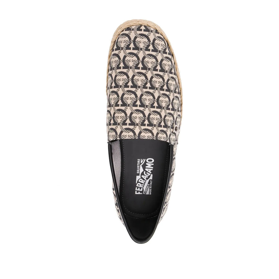 Ferragamo Leather loafer in beige