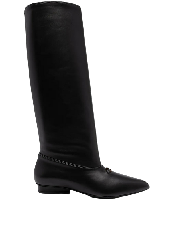 Ferragamo Leather boots in black