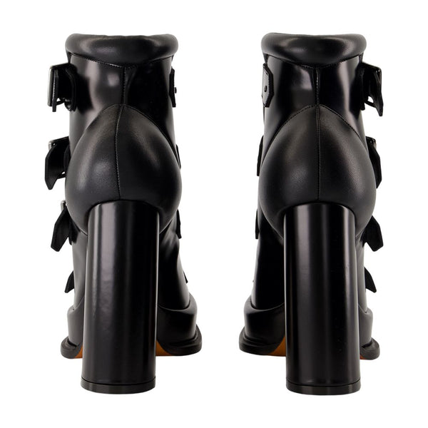 Alexander McQueen calfskin pump in black