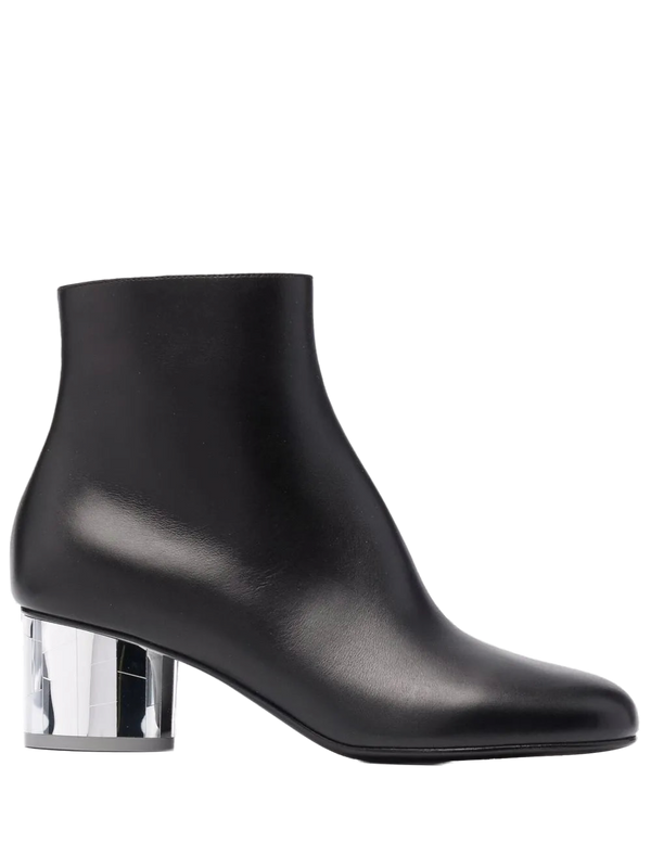 Ferragamo Leather ankle boot in black