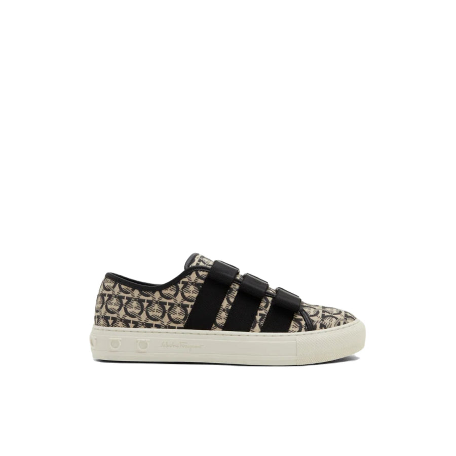 Ferragamo sneaker in beige