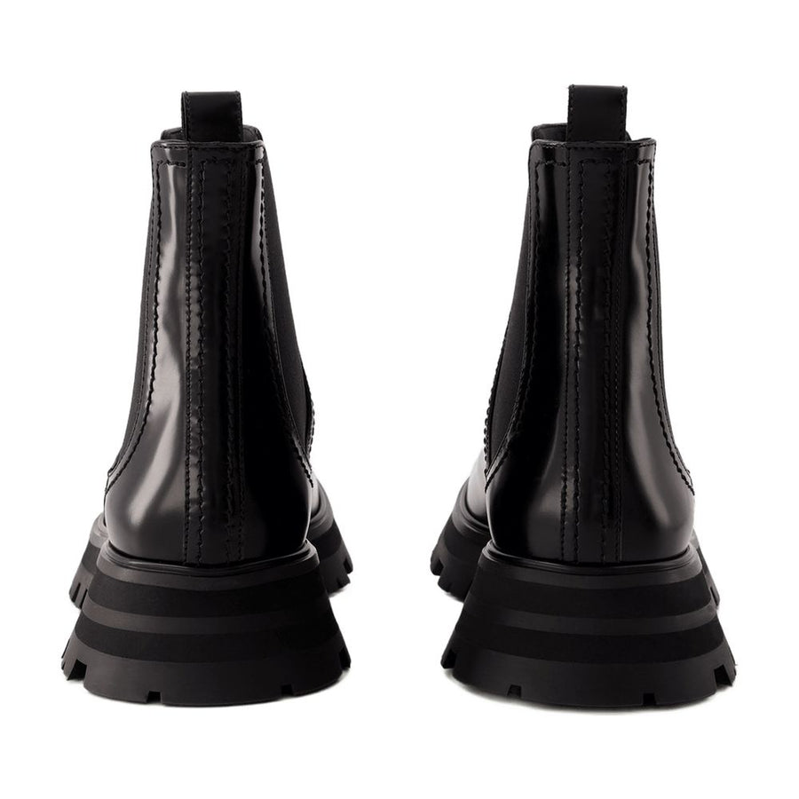 Alexander McQueen Leather chelsea boot in black