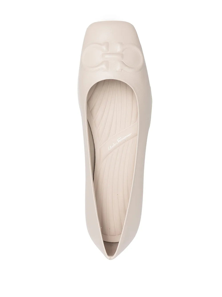 Ferragamo Leather ballerina flat in white