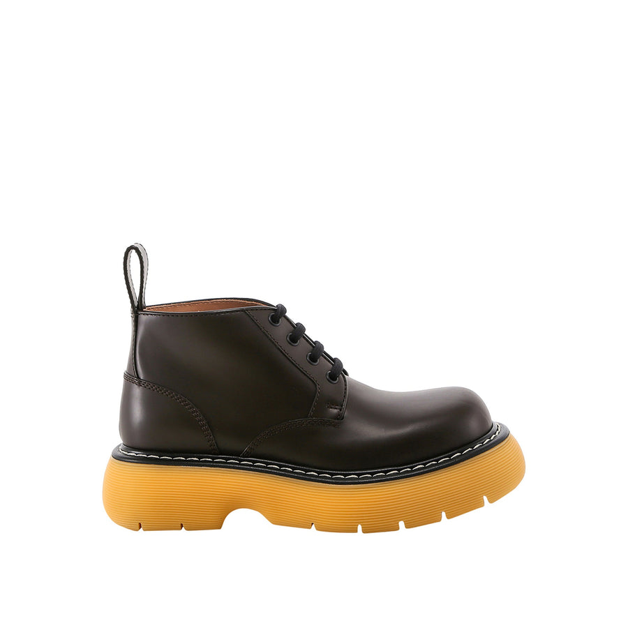 Bottega Veneta Smooth black calfskin ankle boot in black