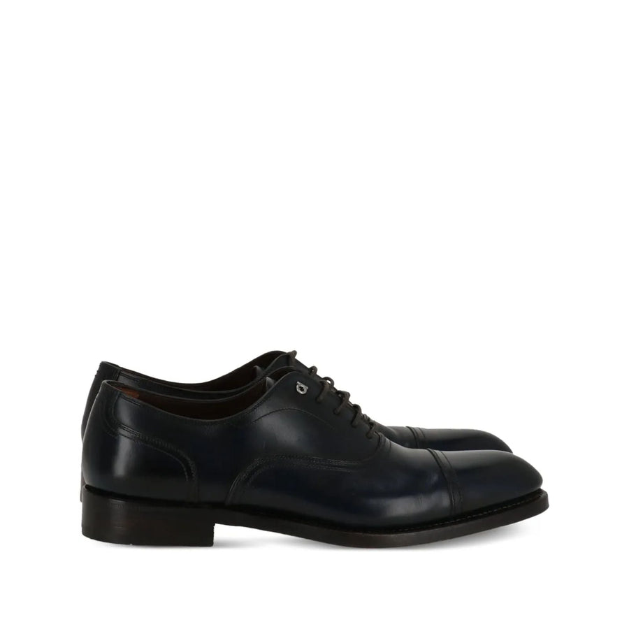 Ferragamo Leather upper flat in black