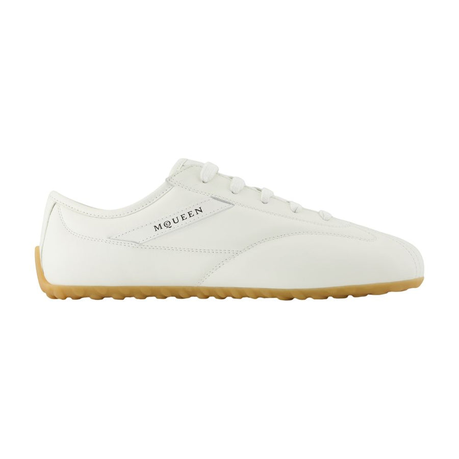 Alexander McQueen Calfskin sneaker in white