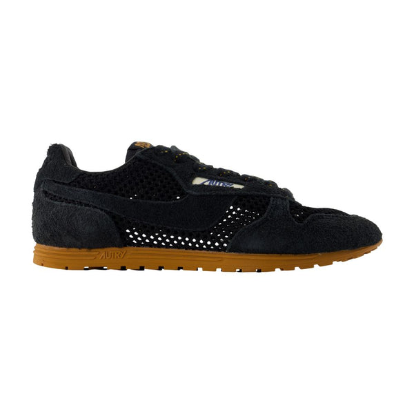 Autry Calfskin sneaker in black