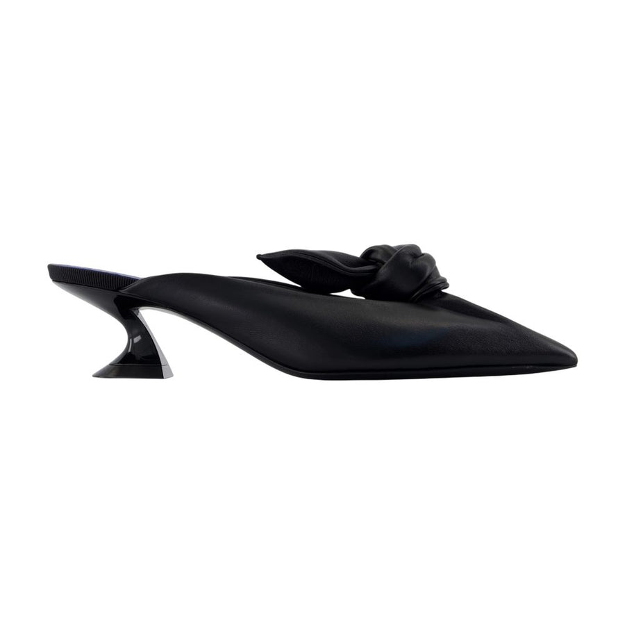 Lanvin Lambskin pump in black