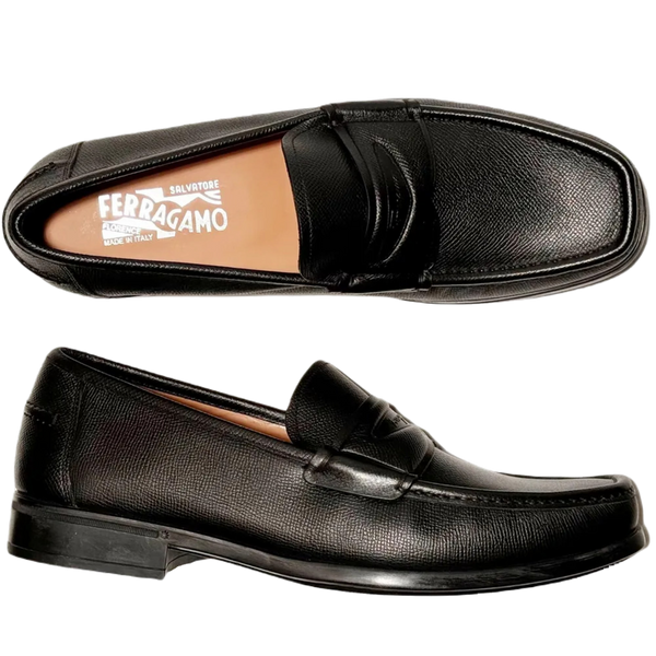Ferragamo Leather loafer in black