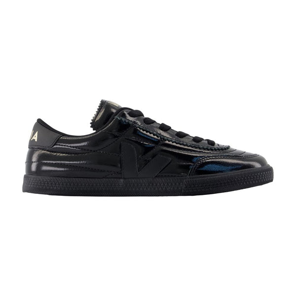 Veja Calfskin sneaker in black