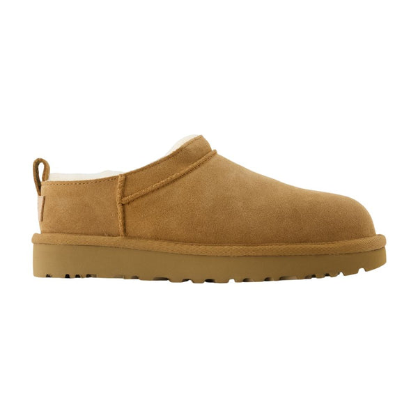 UGG Calfskin slipper in brown