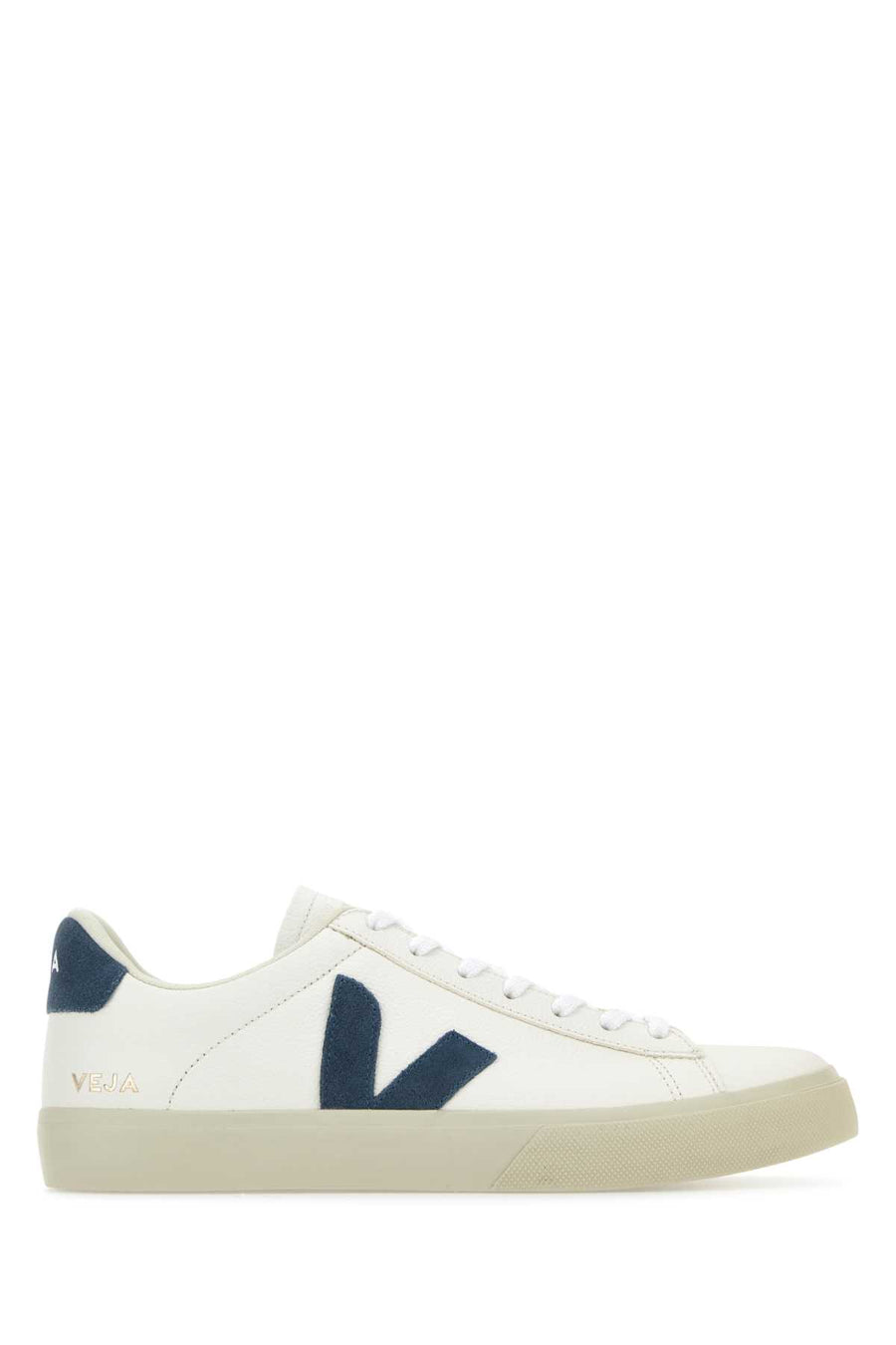 Veja Exterior: 100% Chromefree leather; Interior: 100% Recycled polyester; Sole: 31% Amazonian rubber sneaker in white