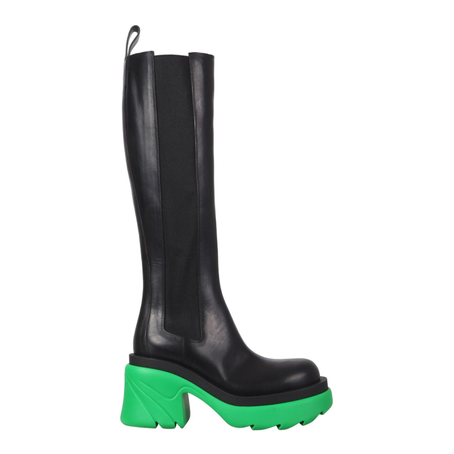 Bottega Veneta Calfskin chelsea boot in black