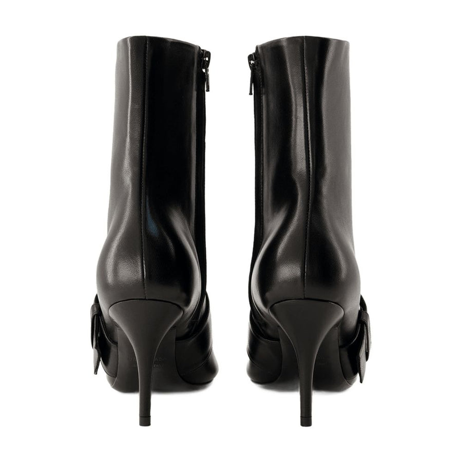 Balenciaga Leather ankle boot in black