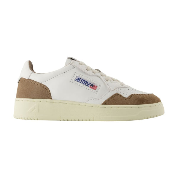 Autry Leather sneaker in white