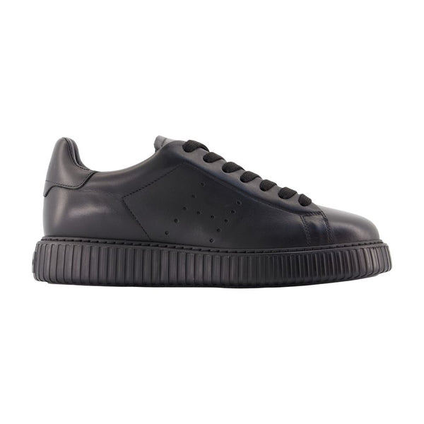 Hogan calfskin sneaker in black