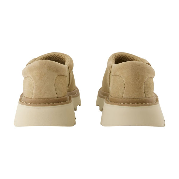 UGG Suede flat in beige
