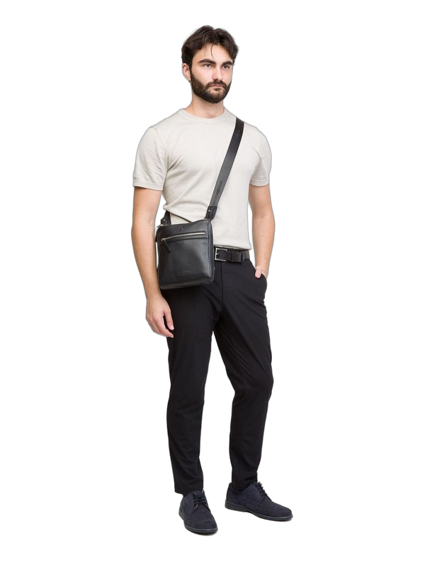 Momo Design 100% Genuine Leather shoulder bag in black