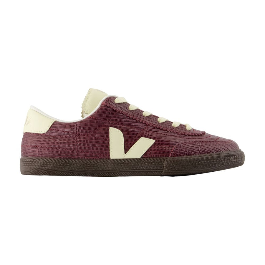 Veja Calfskin sneaker in burgundy