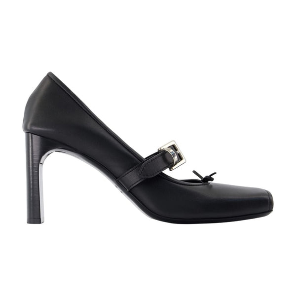 Balenciaga calfskin pumps in black