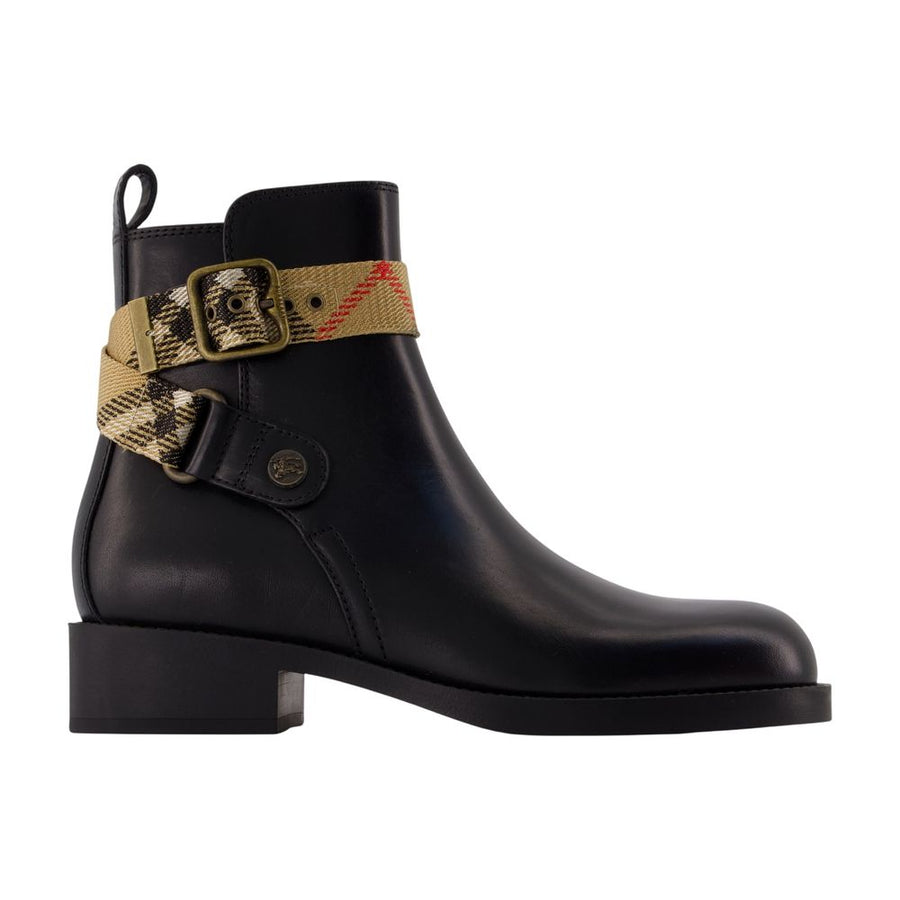 Burberry calfskin ankle boot in black