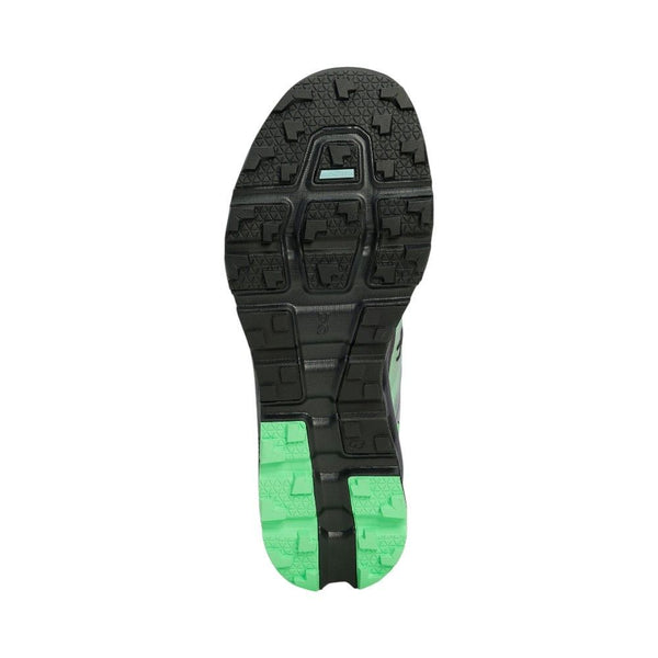 On 100% Recycled Polyester (upper and lining) sneaker in black