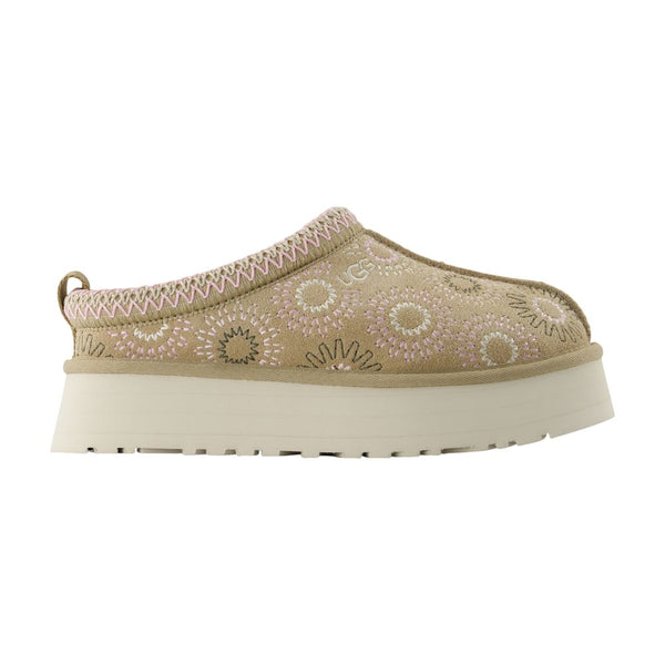UGG Calfskin slipper in beige
