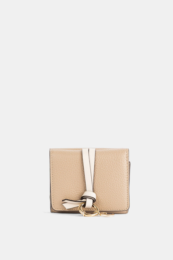 Chloé Beige grained leather wallet in beige