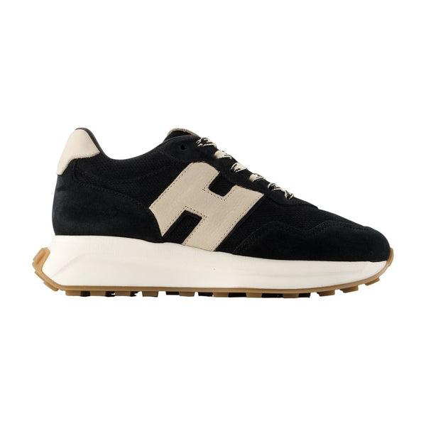 Hogan calfskin sneaker in black