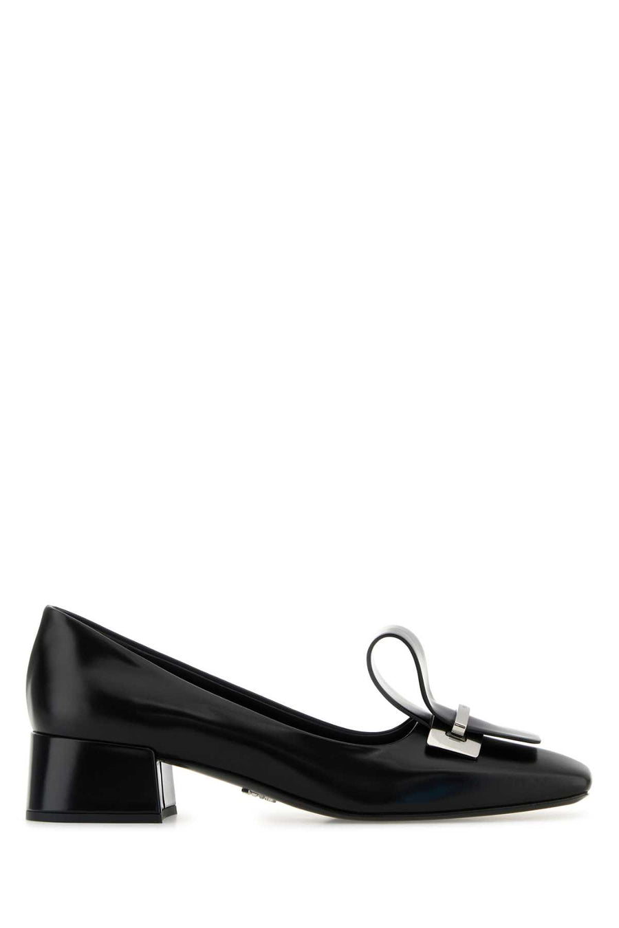Prada 100% Vitello pump in black
