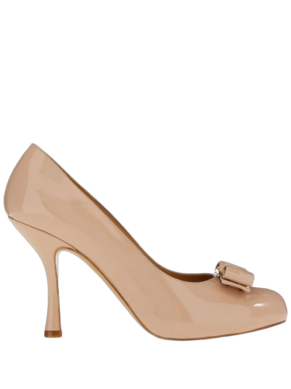 Ferragamo Patent leather pump in beige