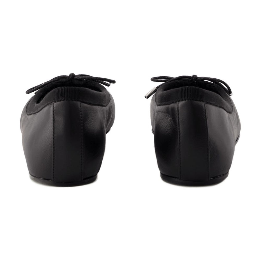 Alexander McQueen Calfskin ballet flat in black