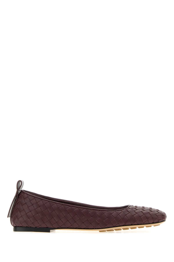 Bottega Veneta Intreccio 100% Lamb Leather exterior and interior; Leather and Rubber sole ballerina in mahogany
