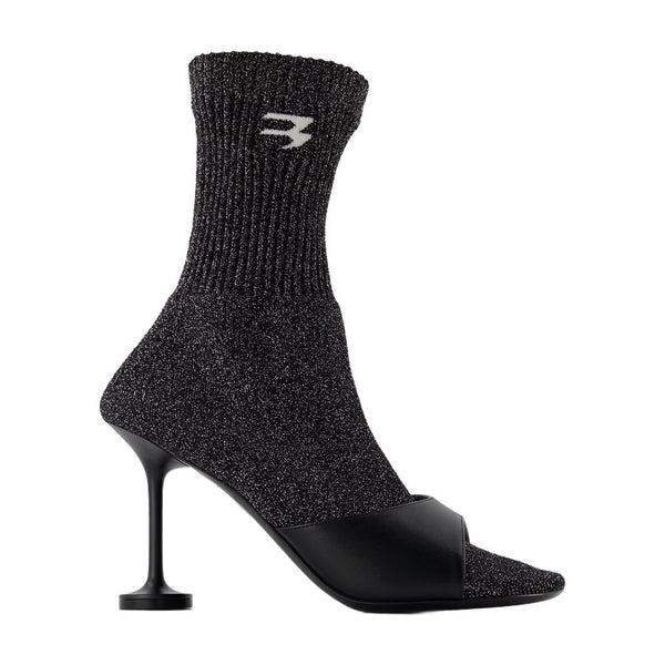 Balenciaga Leather heel in black