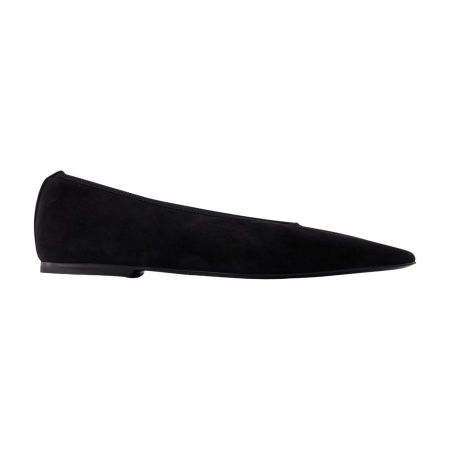 Toteme Lambskin flat in black